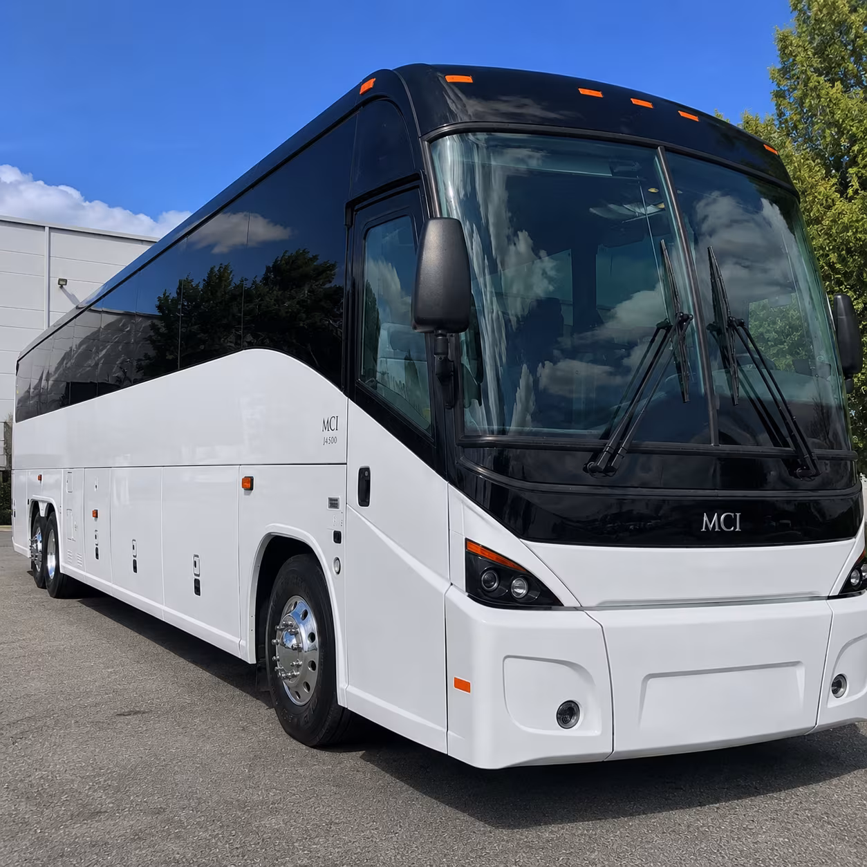 arriving groups airport pickup buses for st paul events and venues