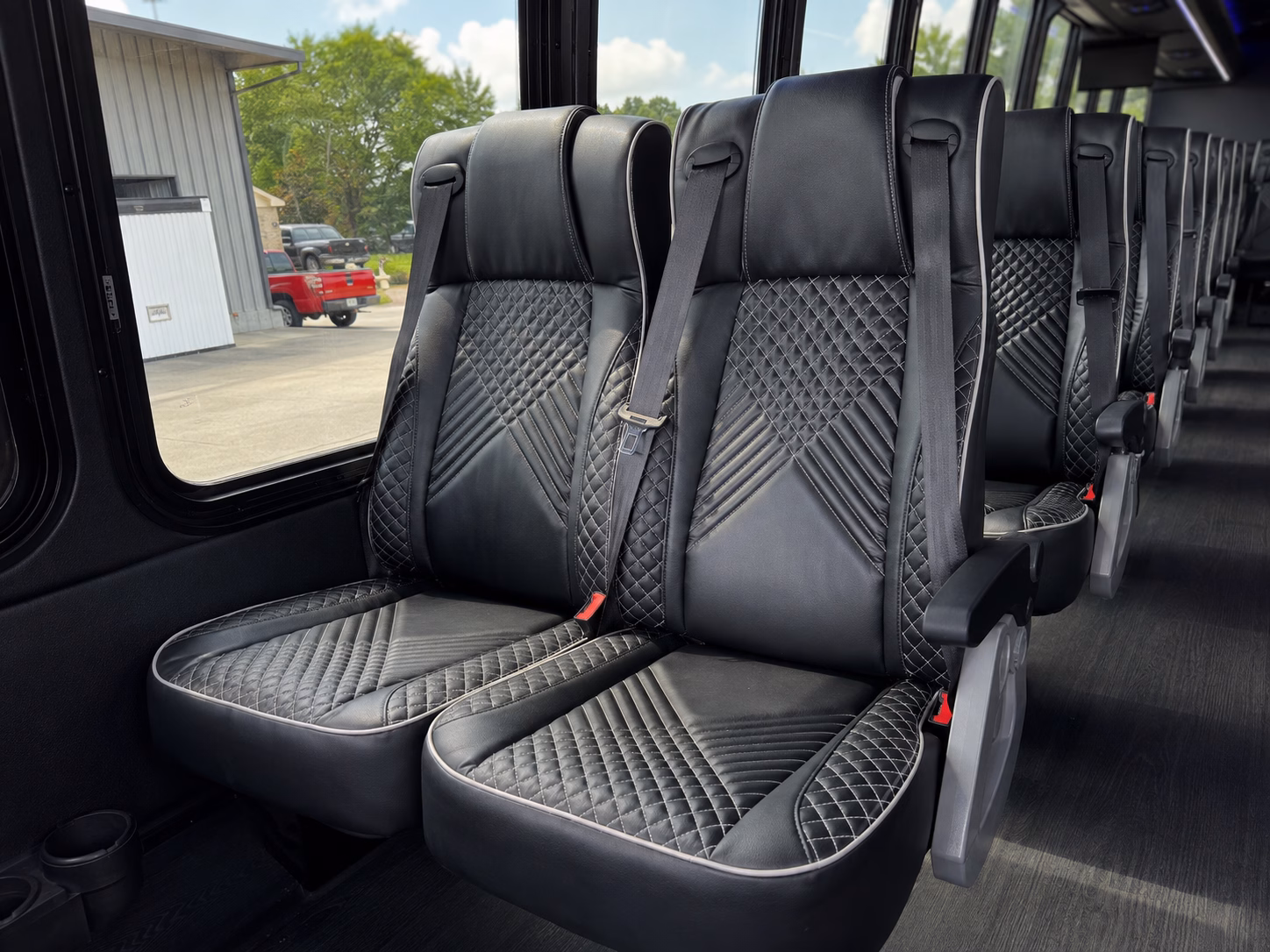 bus rentals to minnesota twins games at target field